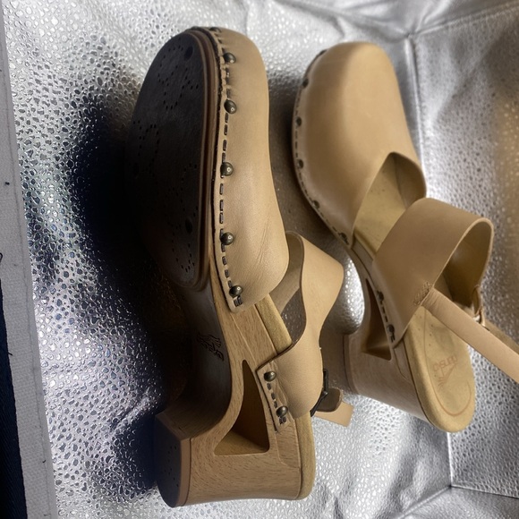 NWOT Dansko 41 beige clogs - Picture 7 of 8
